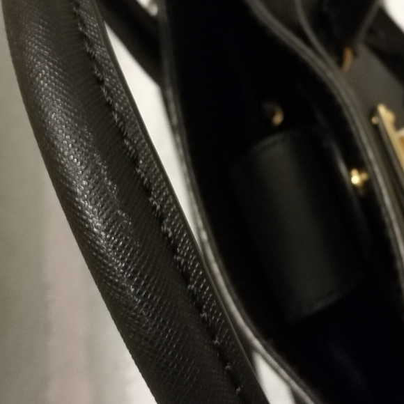 SOLD MK Large Hamilton Saffiano Leather Tote - Picture 9 of 16